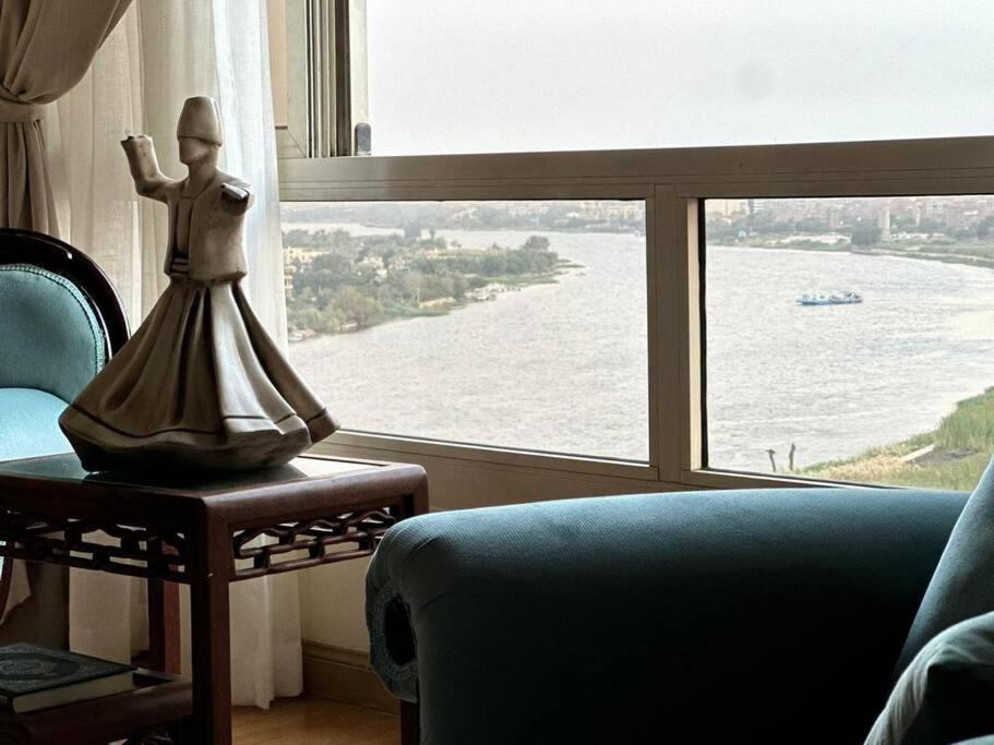 Apartment Luxurious For Rent With Nile View For Families Only Cairo